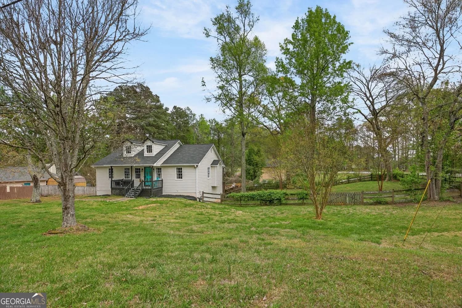 28 Stone Edge Dr — photo 2 of 29