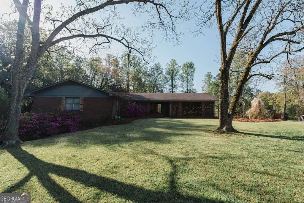 190 Fairlawn Dr — photo 3 of 103