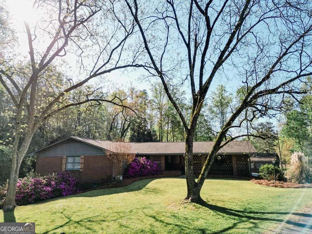 190 Fairlawn Dr — photo 2 of 103