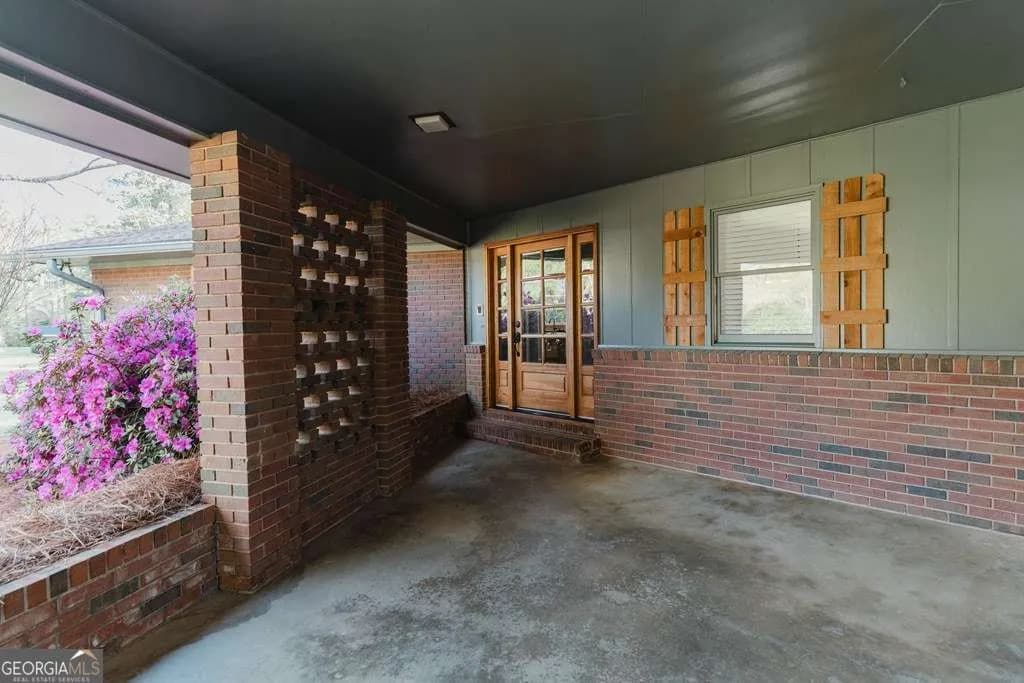 190 Fairlawn Dr — photo 13 of 103