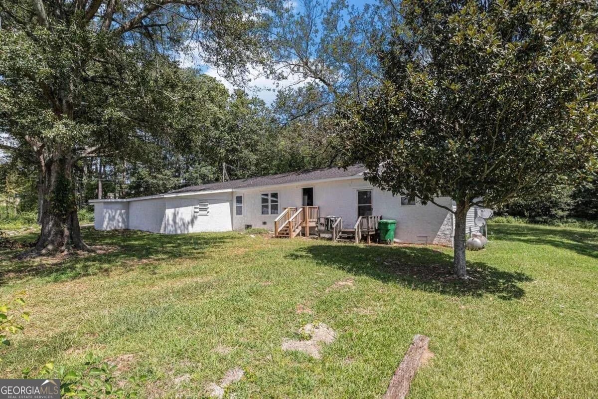 329 Pine Cir — photo 2 of 3