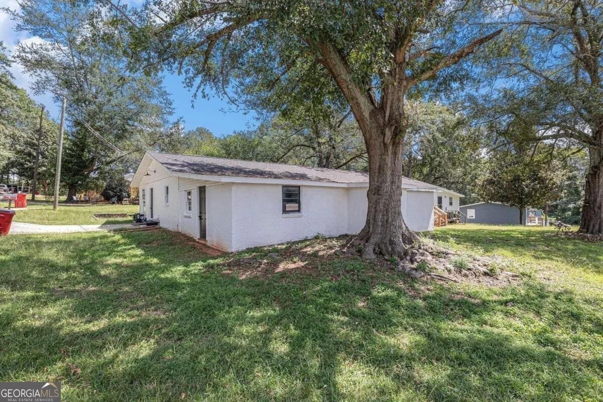 329 Pine Cir — photo 3 of 3
