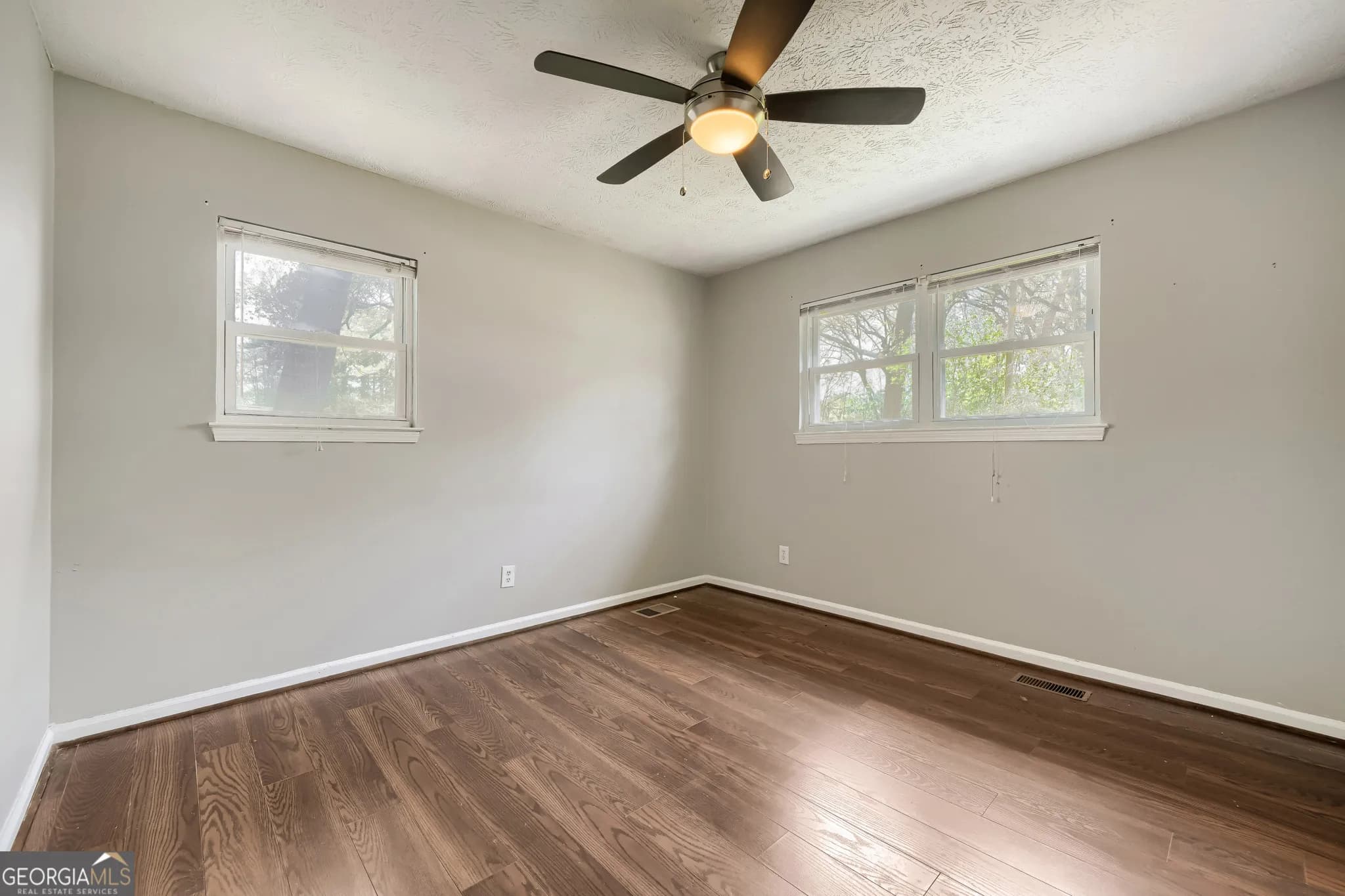 8504 Meadowbrook Dr — photo 10 of 29