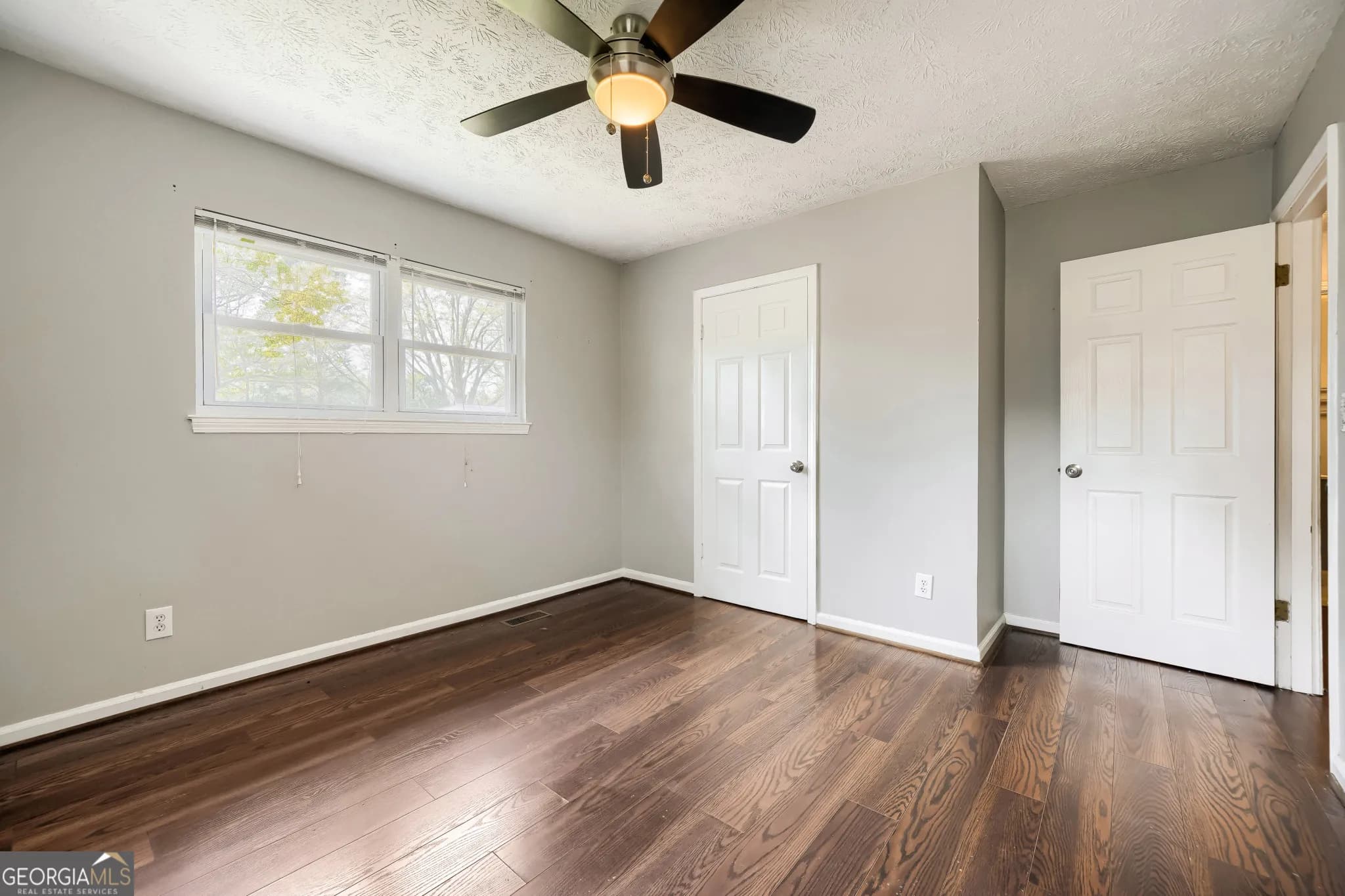 8504 Meadowbrook Dr — photo 11 of 29