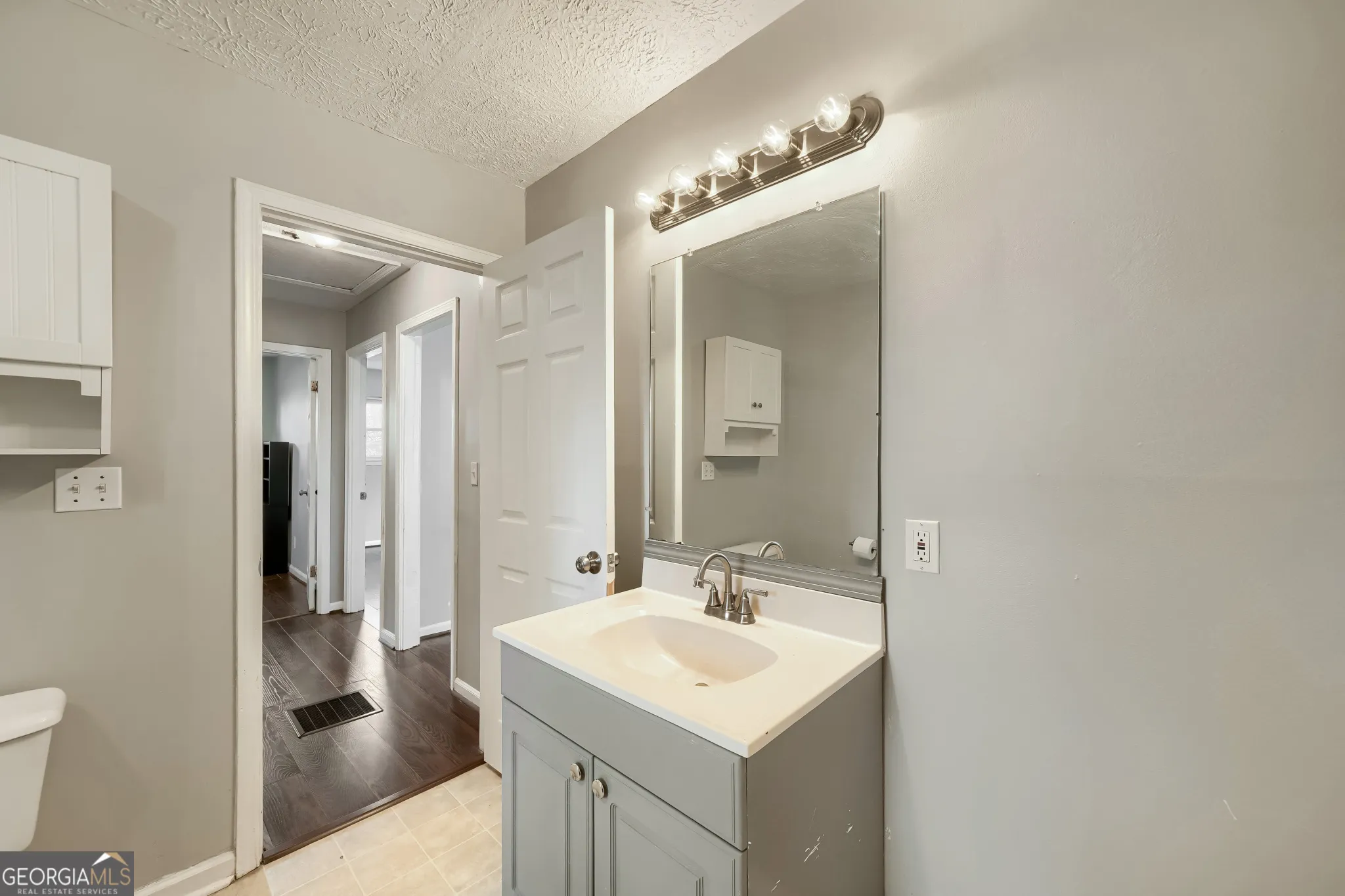 8504 Meadowbrook Dr — photo 14 of 29