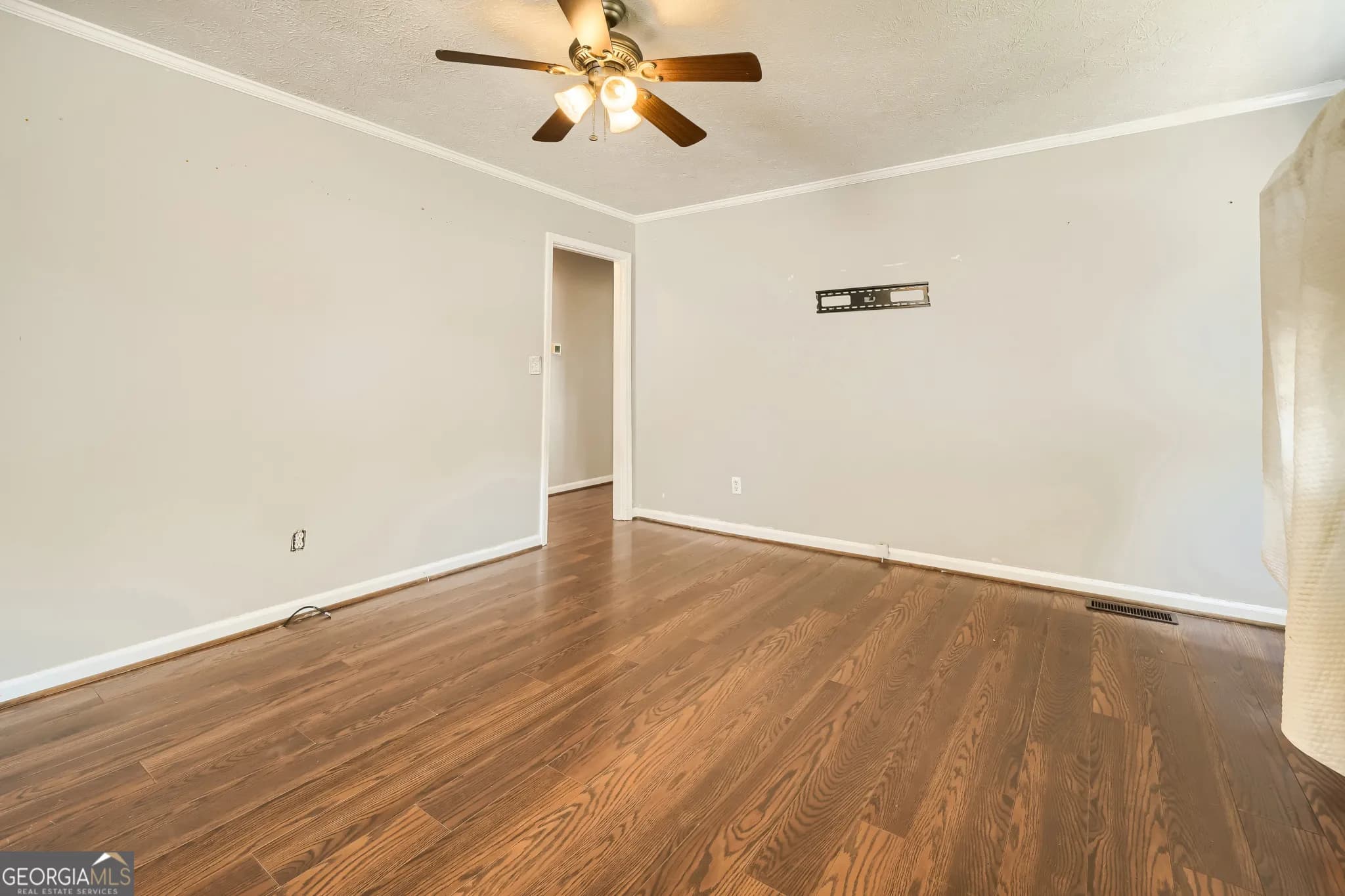 8504 Meadowbrook Dr — photo 7 of 29