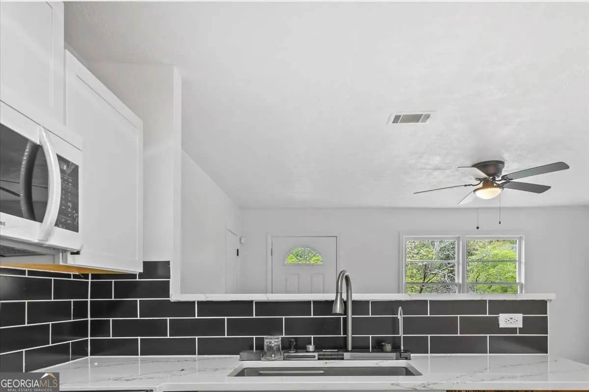 3570 Briar Dr — photo 4 of 27