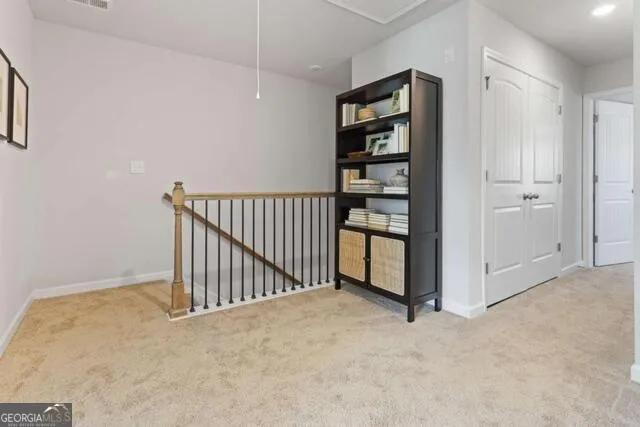 119 Meadowview Dr — photo 6 of 32