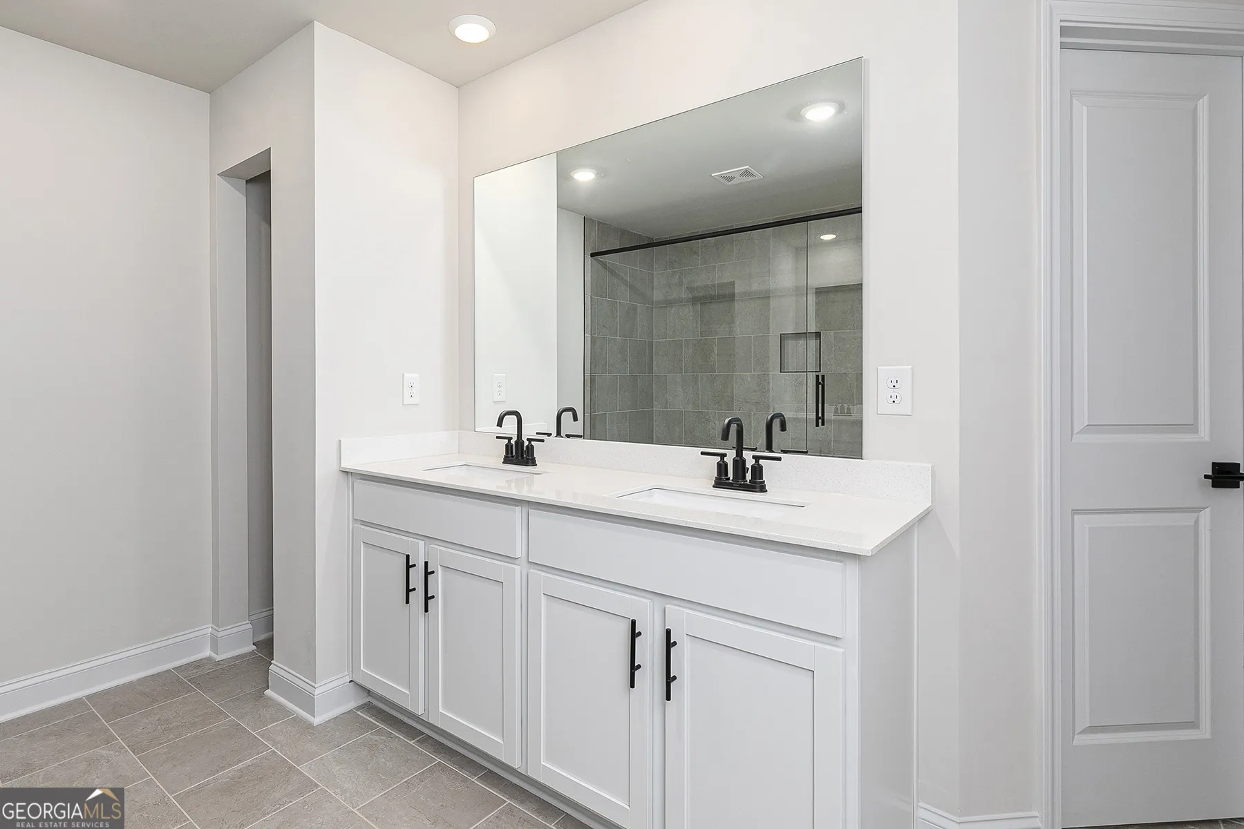 500 Cantrell Dr — photo 3 of 8