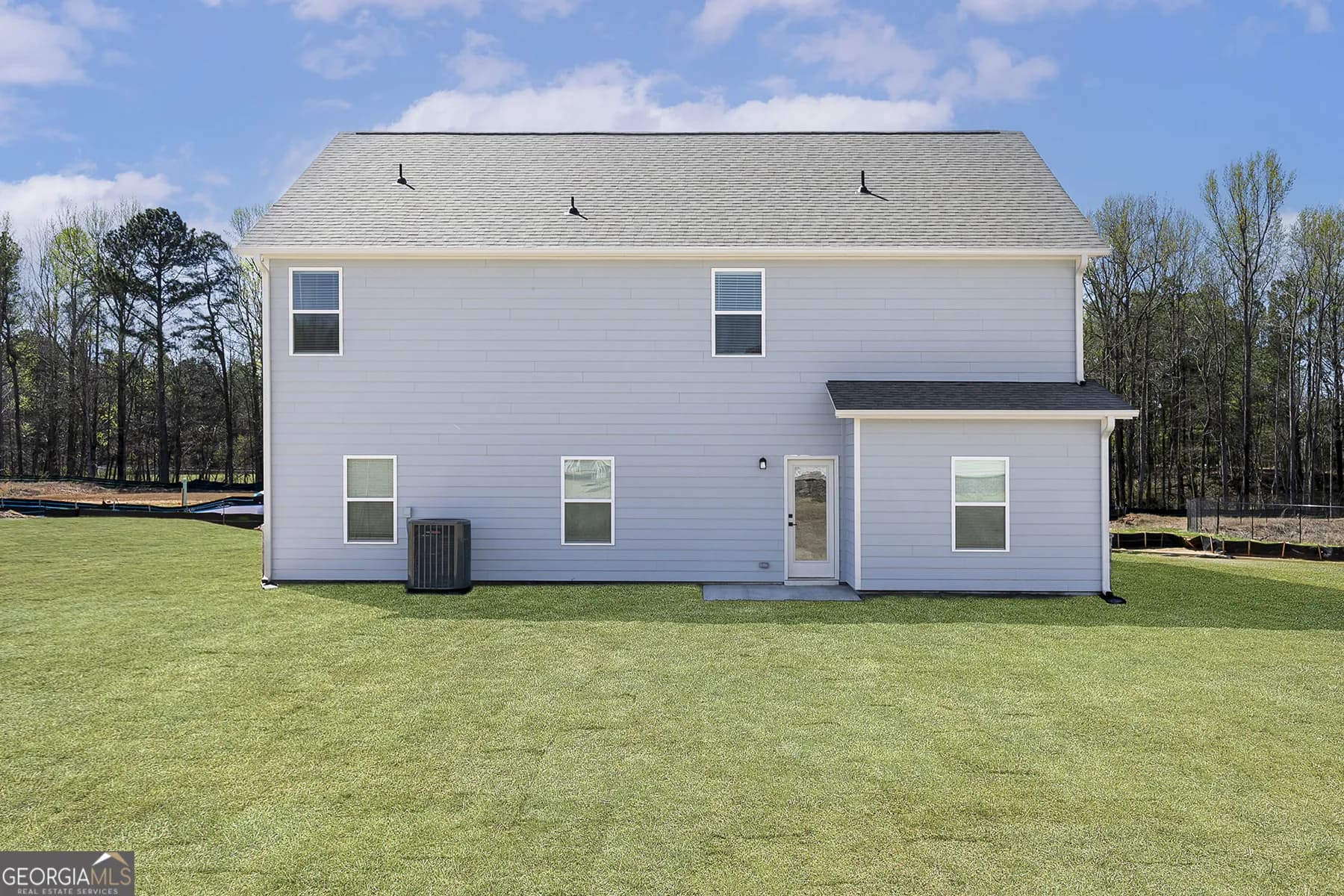90 Cantrell Dr — photo 3 of 9