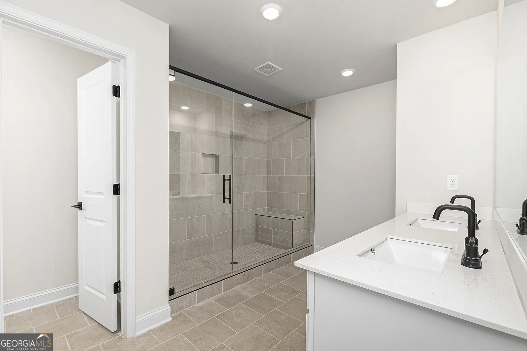 90 Cantrell Dr — photo 9 of 9