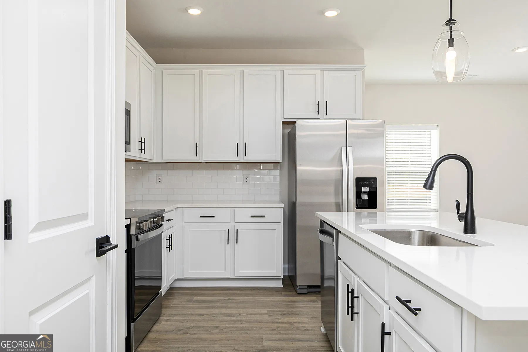 90 Cantrell Dr — photo 6 of 9