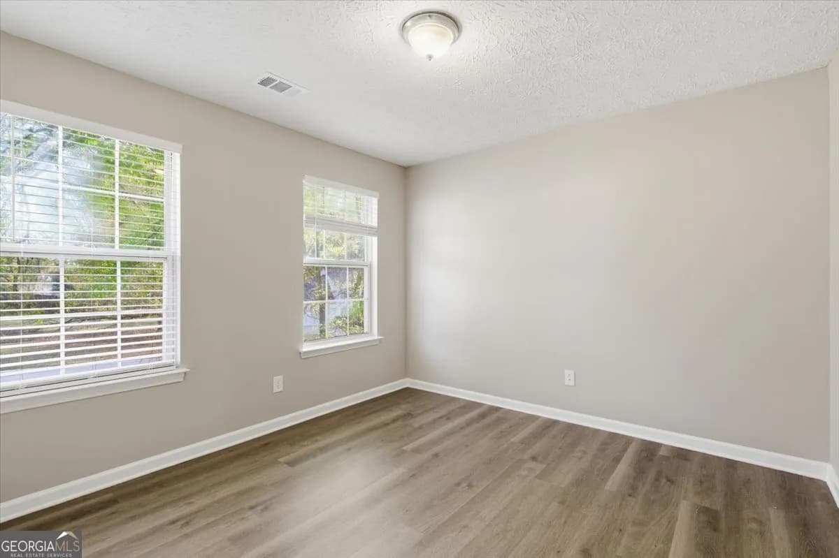 111 Crestbend Ln — photo 18 of 34