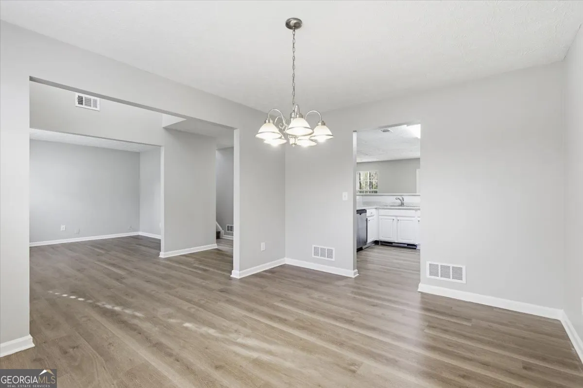 111 Crestbend Ln — photo 31 of 34