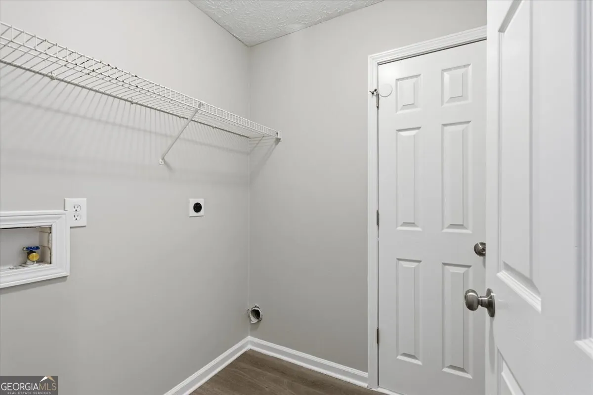 111 Crestbend Ln — photo 21 of 34