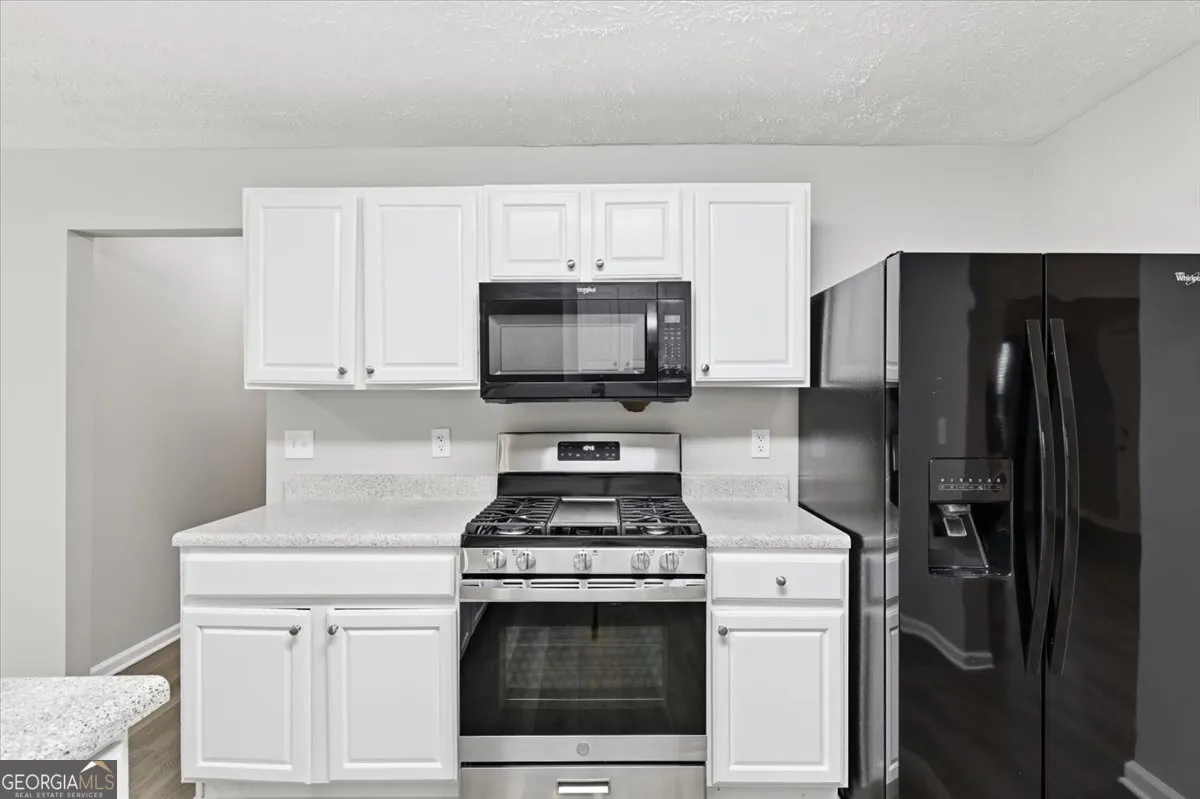 111 Crestbend Ln — photo 3 of 34