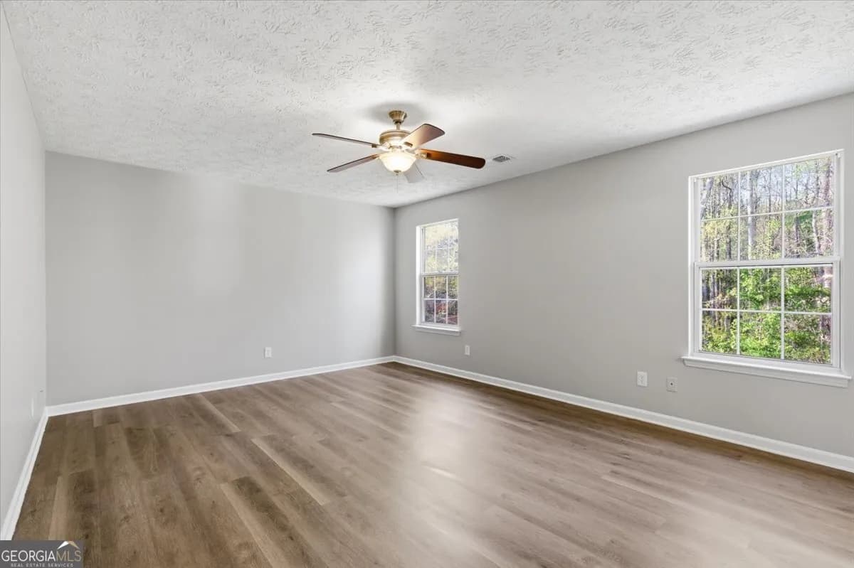 111 Crestbend Ln — photo 9 of 34