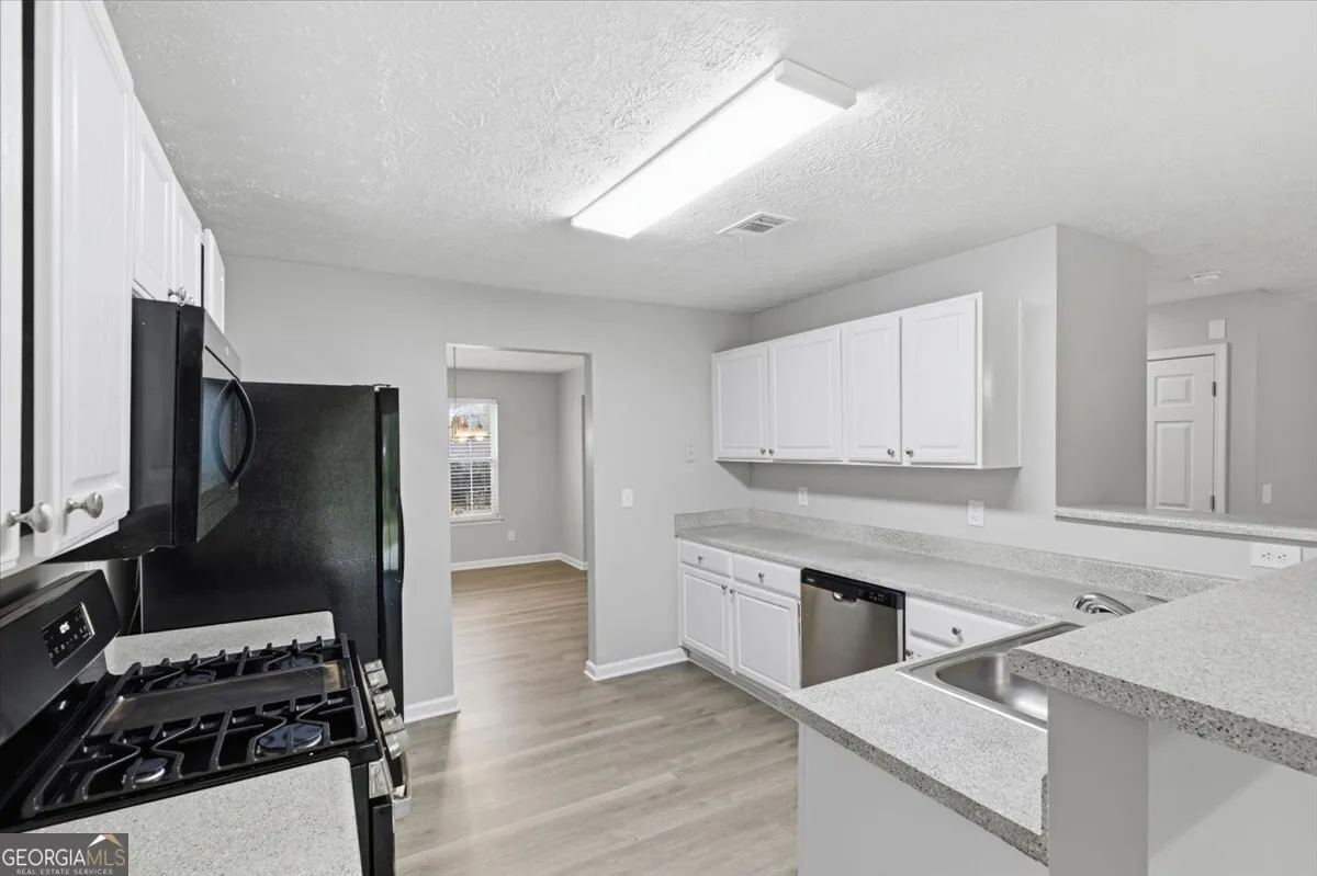 111 Crestbend Ln — photo 33 of 34