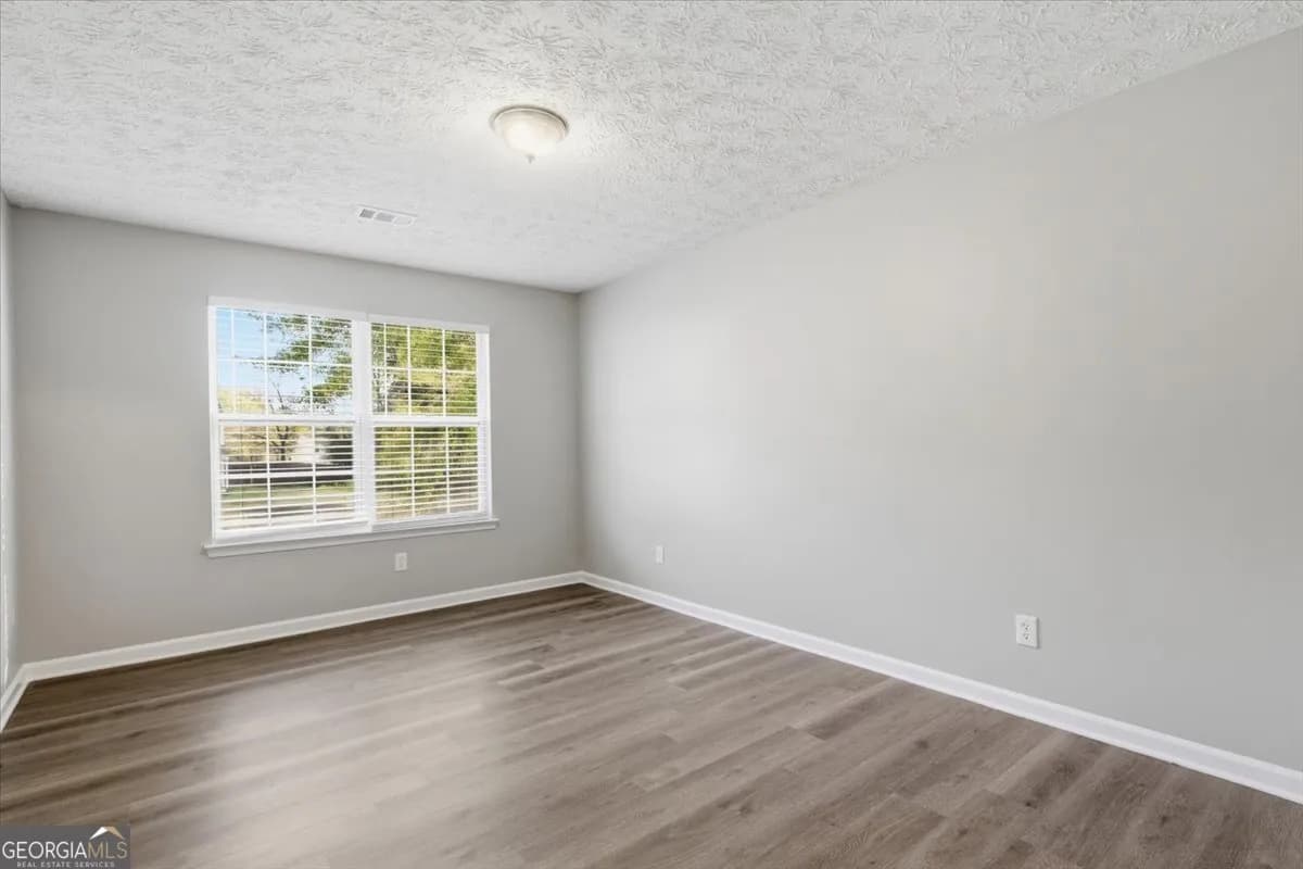 111 Crestbend Ln — photo 19 of 34