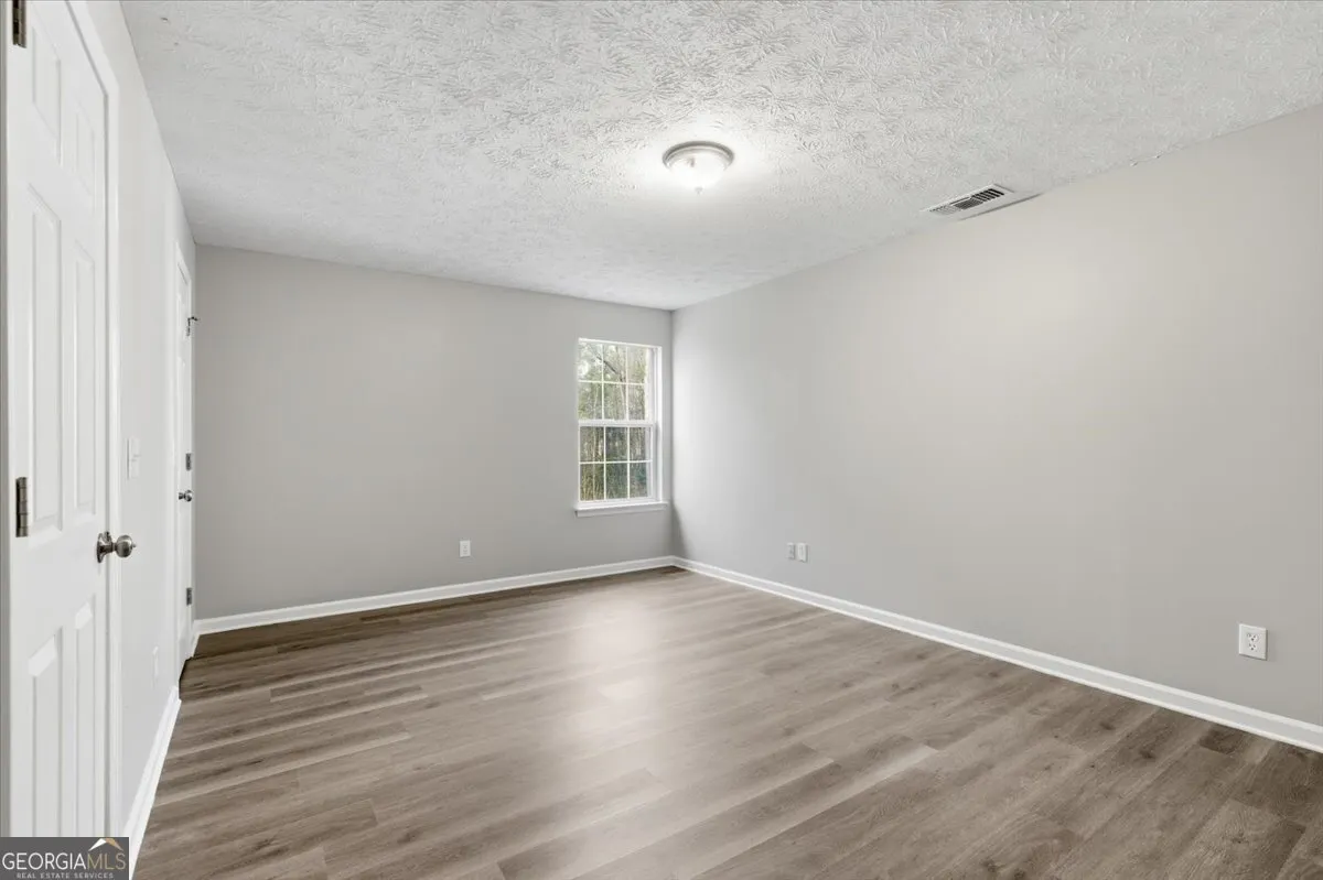 111 Crestbend Ln — photo 20 of 34