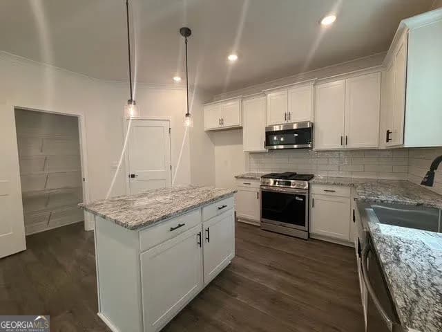 5325 Vinci Pl — photo 3 of 33