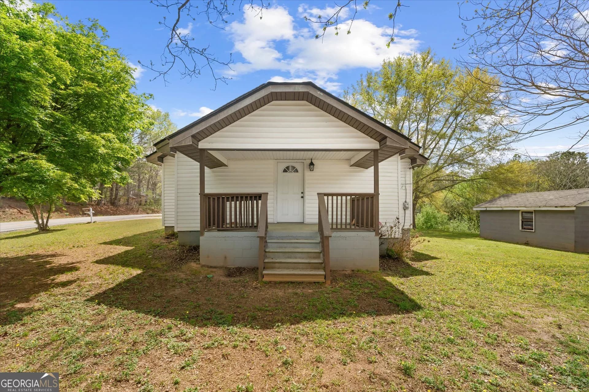 1423 Beulah Church Rd — photo 2 of 44