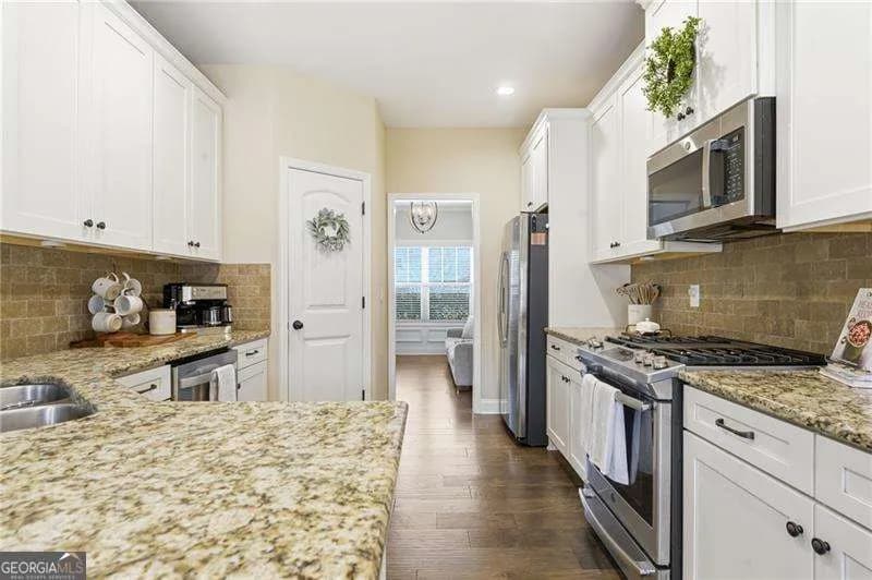 266 Cobblestone Trl — photo 3 of 49