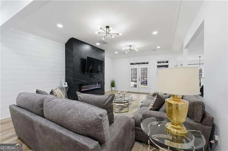 635 Colbert Rd — photo 4 of 64