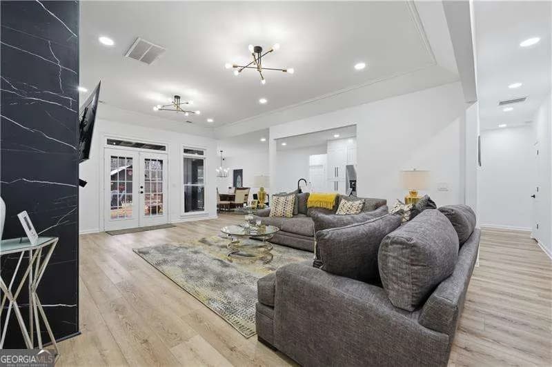 635 Colbert Rd — photo 3 of 64