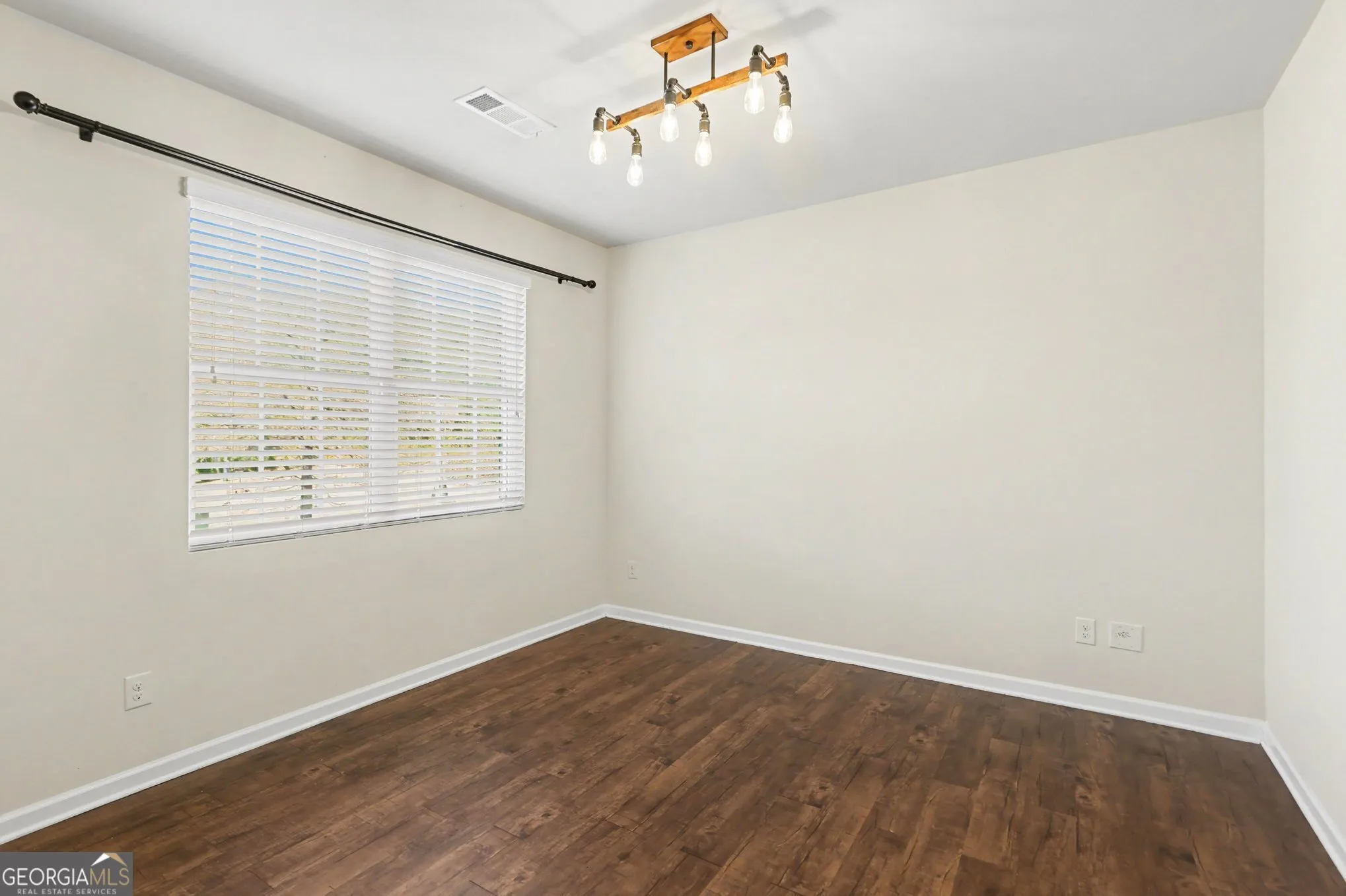 18 Ivey Cottage Ct — photo 4 of 26
