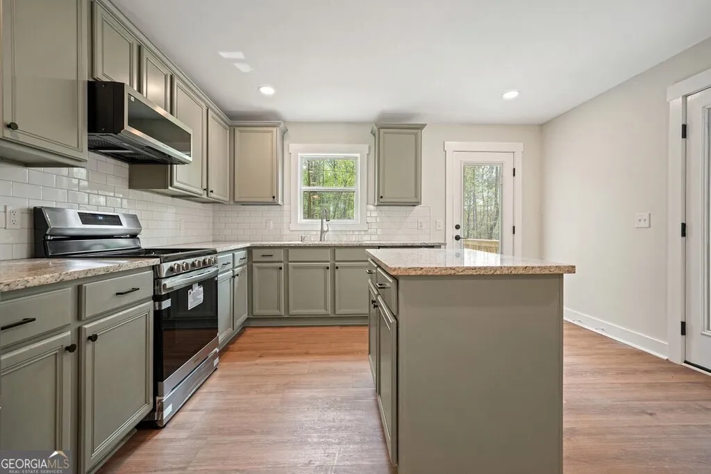117 Chester Harris Dr — photo 9 of 34