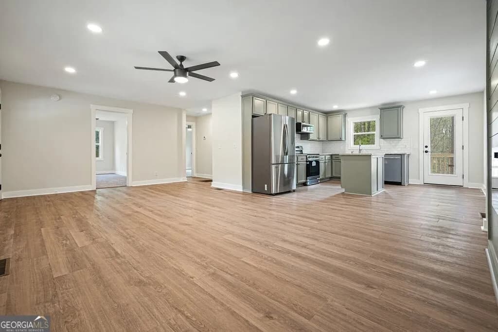 117 Chester Harris Dr — photo 3 of 34