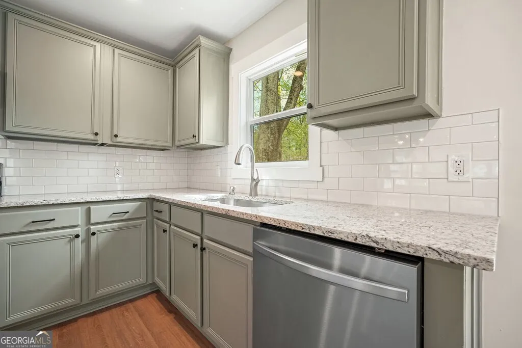 117 Chester Harris Dr — photo 8 of 34