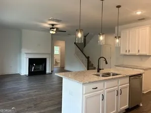 517 Principal Meridian Dr — photo 2 of 17