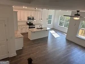 517 Principal Meridian Dr — photo 10 of 17