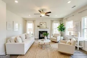 407 Shoals Trl — photo 2 of 11