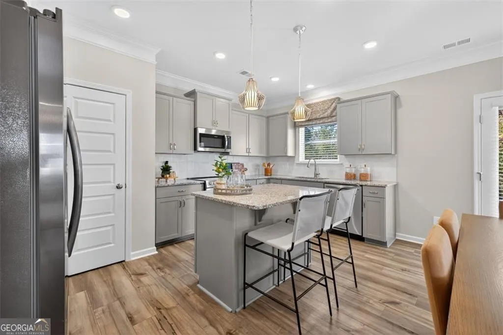 301 Oakmont Dr — photo 6 of 42