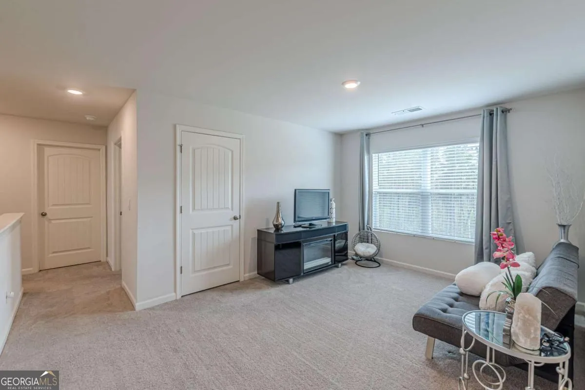 545 Sienna Blf — photo 12 of 40