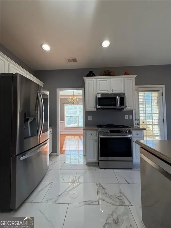 1009 S Creek Dr — photo 14 of 61