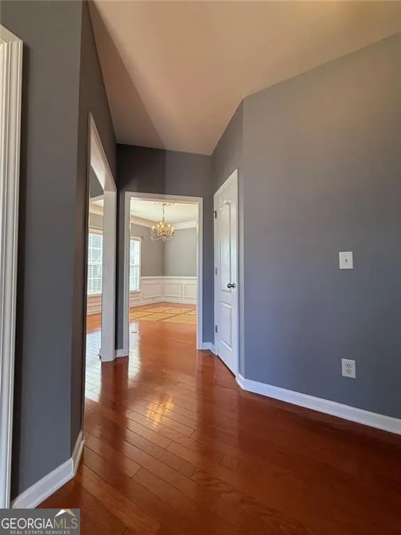 1009 S Creek Dr — photo 4 of 61