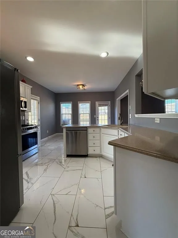 1009 S Creek Dr — photo 12 of 61