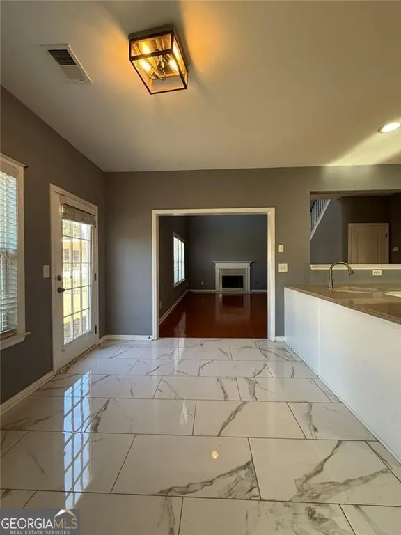 1009 S Creek Dr — photo 20 of 61