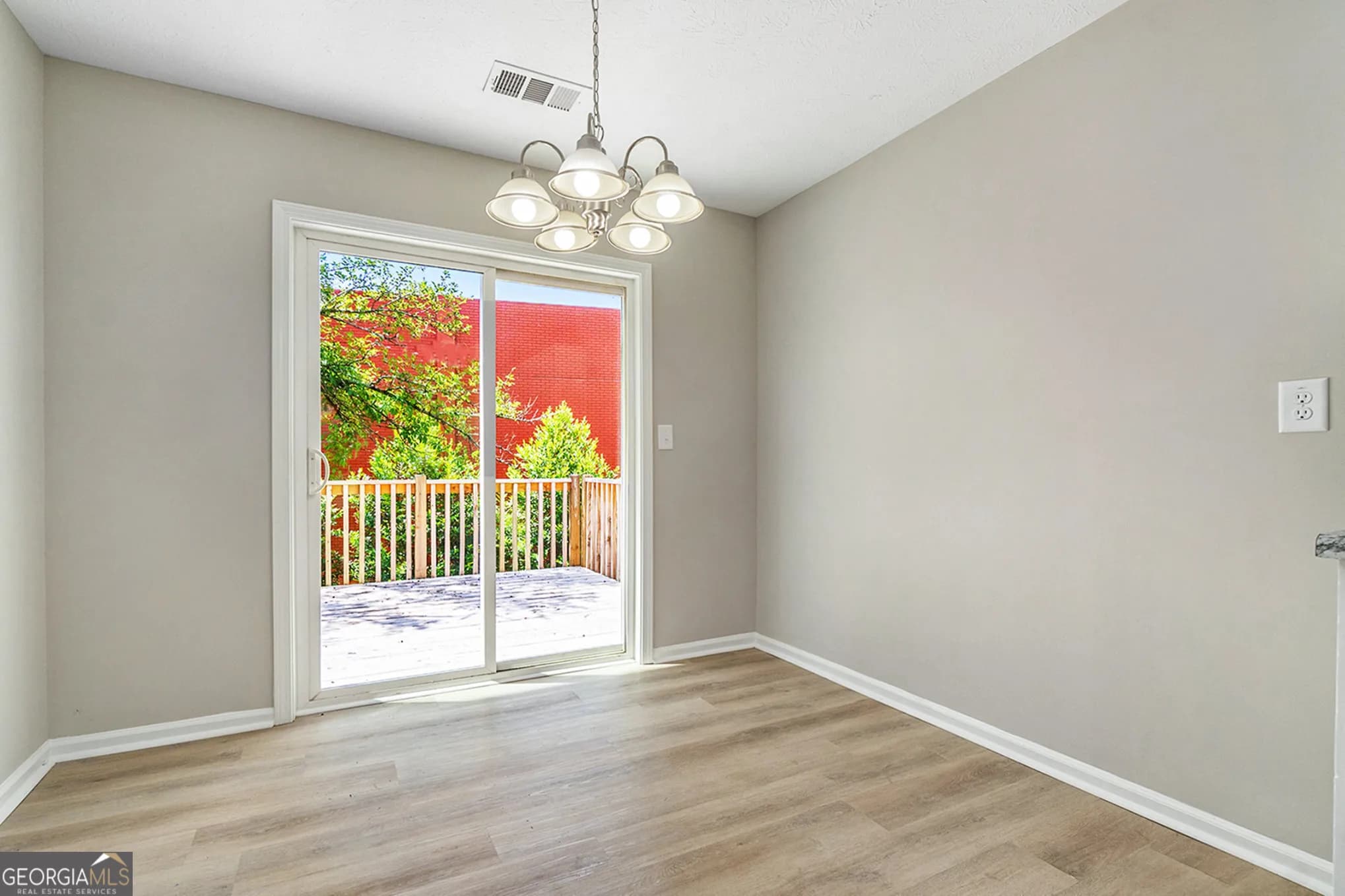 6124 Dorsett St — photo 6 of 12