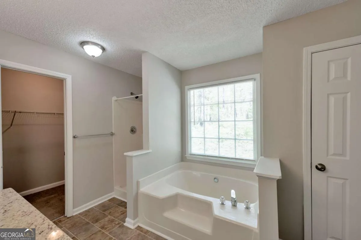 252 Amber Way — photo 15 of 40