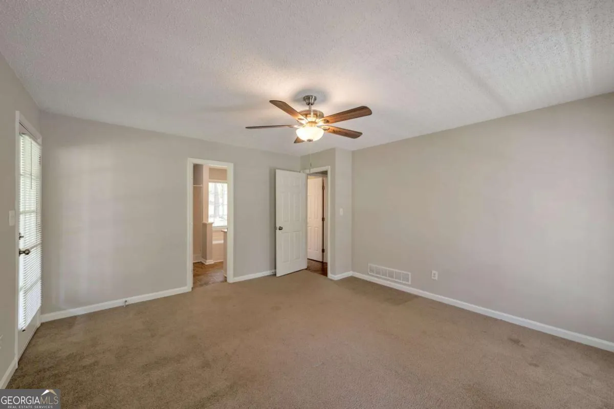 252 Amber Way — photo 9 of 40