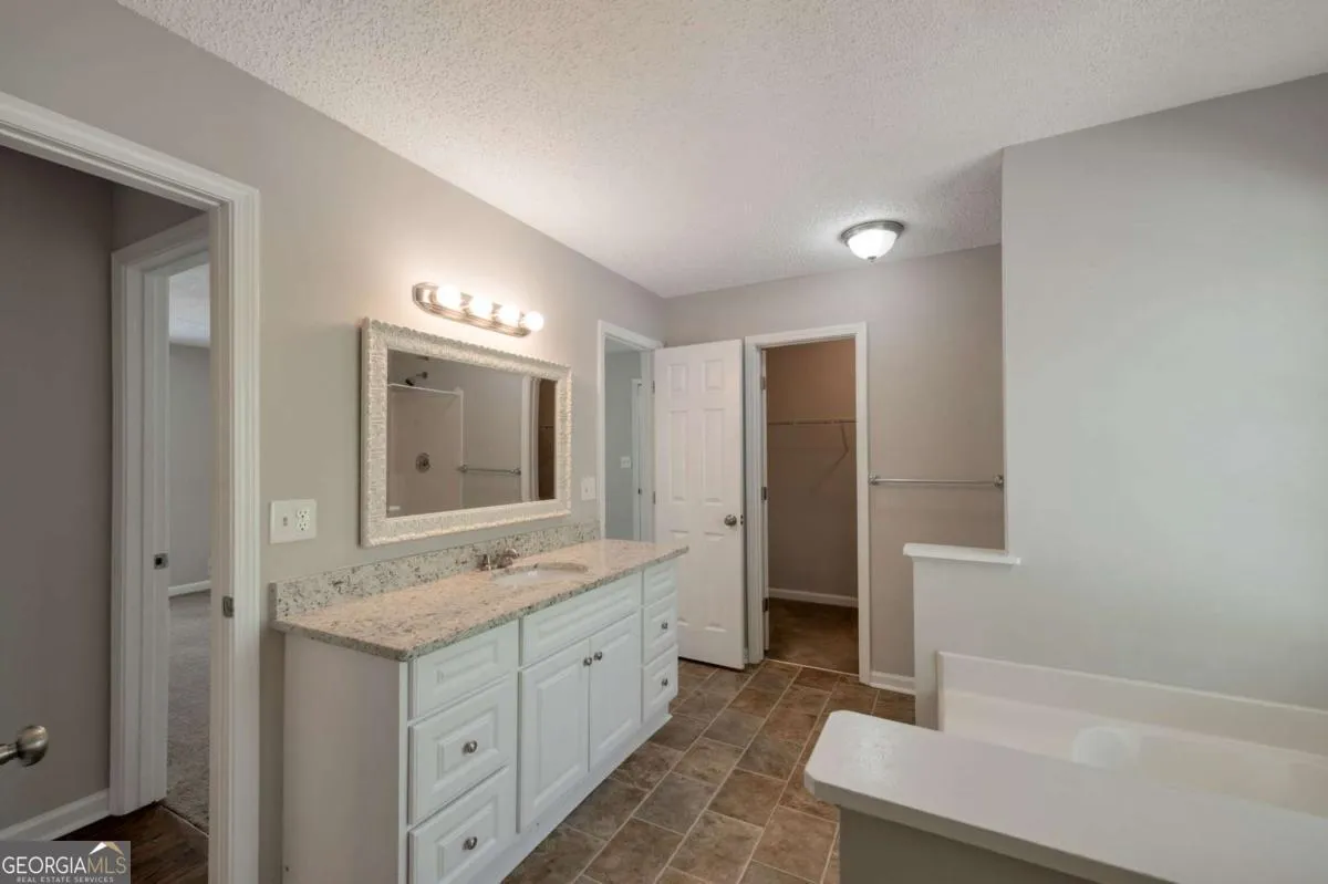 252 Amber Way — photo 14 of 40