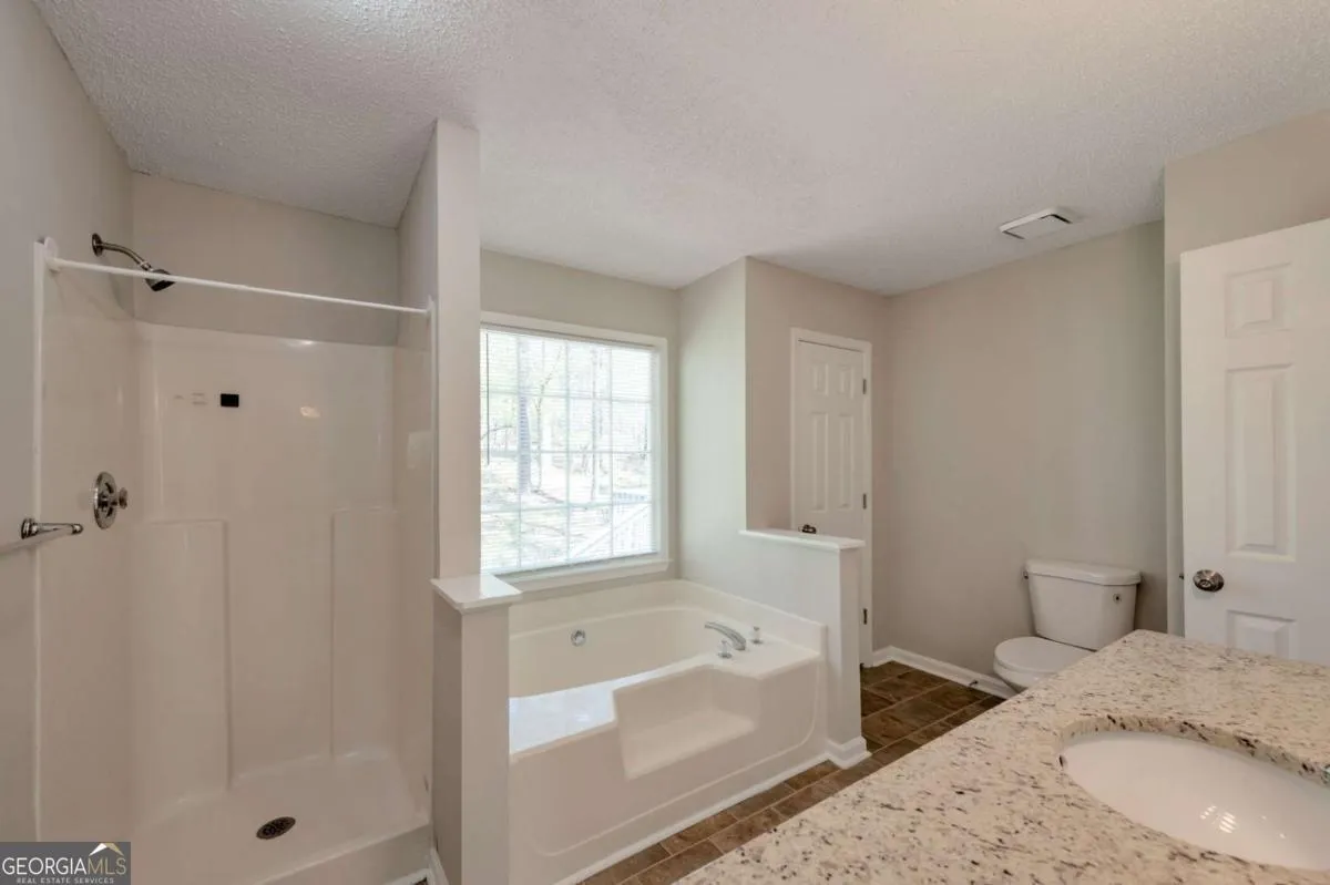 252 Amber Way — photo 11 of 40