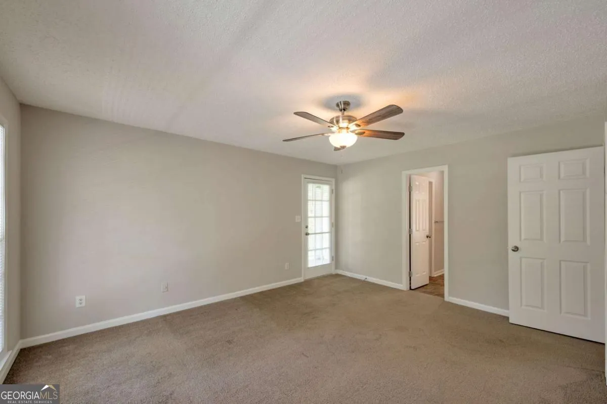 252 Amber Way — photo 10 of 40