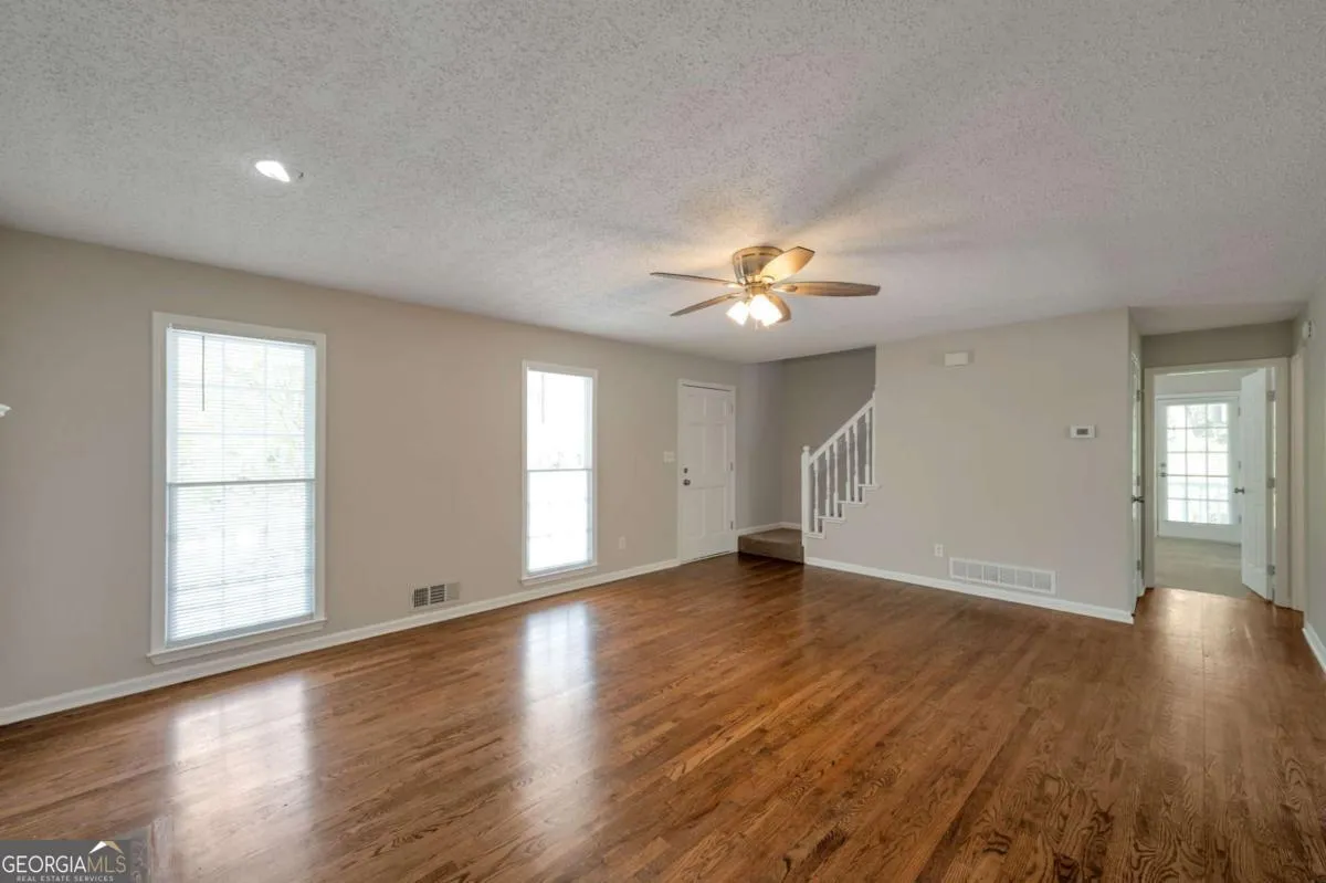 252 Amber Way — photo 13 of 40