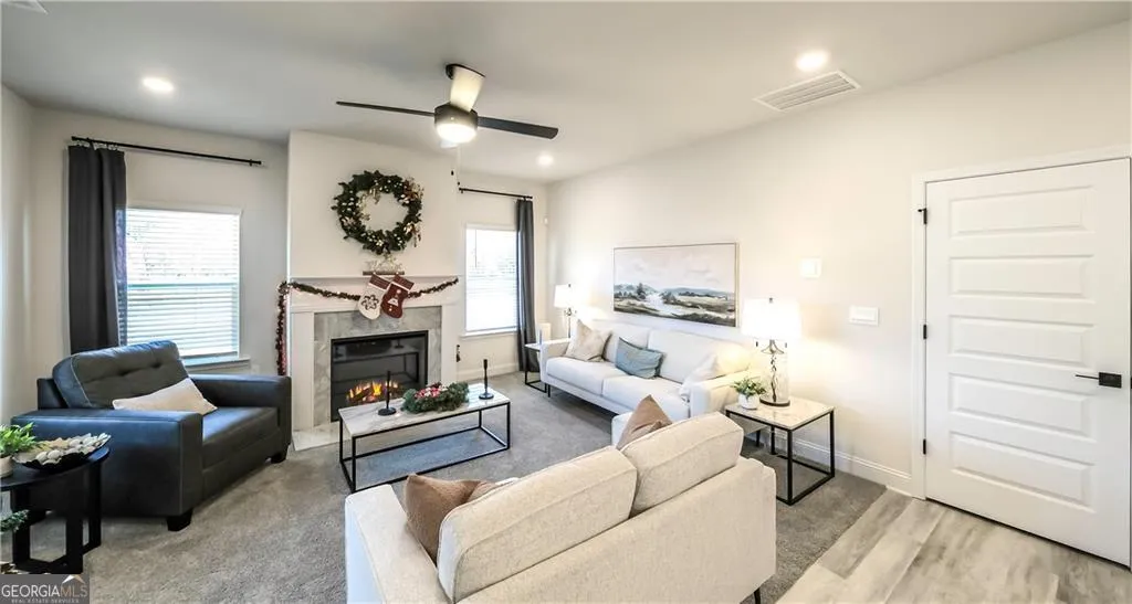 213 Laney Dr — photo 3 of 38
